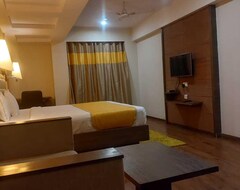 Khách sạn Oyo Meera Guest House (Nadiad, Ấn Độ)