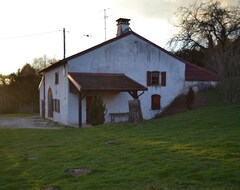 Koko talo/asunto Renovated Farmhouse With 10 Beds (Épinal, Ranska)