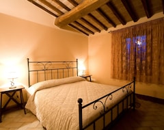 Otel Antico Borgo Poggiarello (Monteriggioni, İtalya)