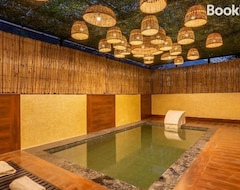 Casa/apartamento entero Saffronstays Kurmavana, Bhimtal - Luxury Cottage With Pool And Lawn (Bhimtal, India)