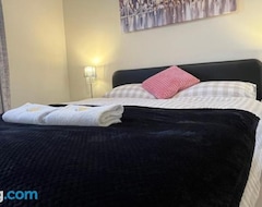 Hele huset/lejligheden Beautiful 2 Bedrooms Flat For Family (Portsmouth, Storbritannien)