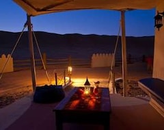 Khách sạn Hotel Desert Nights Camp (Ibra, Oman)
