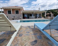 Casa/apartamento entero Family And Friendly Villa Equiped With First Quality Furniture And Accessories. (Gythio, Grecia)