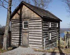 Casa/apartamento entero Center Hill Lake, Historic Log Cabin Updated With Amazing Lake/Mountain Views! (Smithville, EE. UU.)
