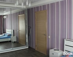 Entire House / Apartment 1-komnatnaia Kvartira (Kharkiv, Ukraine)