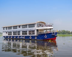 Khách sạn OYO 24725 Houseboat Royal River 4bhk (Alappuzha, Ấn Độ)