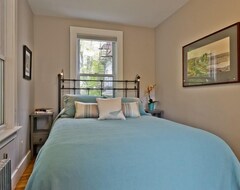 Entire House / Apartment Chic One Bedroom Apartment In Portlands Arts District (Portland, USA)