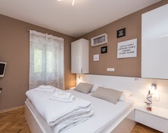 Khách sạn Apartments Donat (Zadar, Croatia)