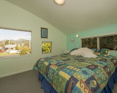 Entire House / Apartment Hahei Views Hahei Holiday Home (Hahei, New Zealand)