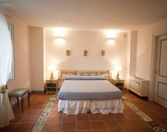 Khách sạn La Cianella (Scarlino, Ý)