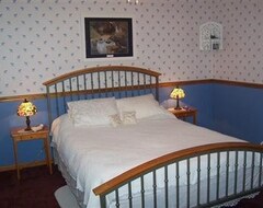 Hotel Les Lavandes Bed And Breakfast (Montgomery City, USA)