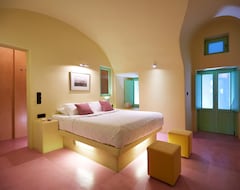 Otel Caldera Edge Suites (Karterados, Yunanistan)