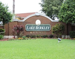 Entire House / Apartment Ref 06. Stunning Luxury Villa On 5 Star Lake Berkley Resort. (Osceola, USA)