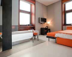 Orange Hotel (Roma, İtalya)