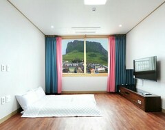 Hotelli Seongsanpo Love Pension (Seogwipo, Etelä-Korea)