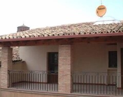 Koko talo/asunto Somada House For 4 People (Casbas de Huesca, Espanja)