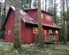 Hele huset/lejligheden Glacier Springs Cabin #12 - With A Covered Porch...sweet (Glacier, USA)