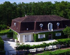 Koko talo/asunto 3 gites, renovated to a high standard in a picturesque, peaceful location (Oradour-sur-Vayres, Ranska)