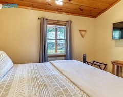 Casa/apartamento entero New Owner Special Cozy Cabin With Mountain Views (Robbinsville, EE. UU.)