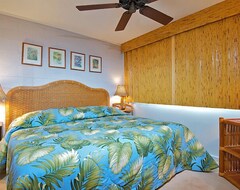 Hotel Ocean Front - Awaken to the Sounds of the Sea - Sleeps 6 (Lahaina, USA)
