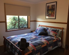 Koko talo/asunto Bella House Short/Long Stay Accommodation. Fully furnished - Feels like home. (Sale, Australia)