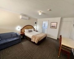 Khách sạn Kinross Inn (Cooma, Úc)
