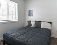 Entire House / Apartment Explore The Beautiful Keweenaw - New! Calumet, Mi 2 Bedroom Cottage (Laurium, USA)