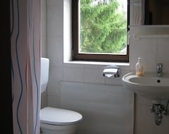 Toàn bộ căn nhà/căn hộ Group Property consisting of 3 apartments with recreation room and sauna (Immerath, Đức)