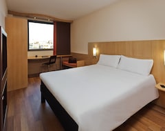 فندق إيبيس برشلونة بزا جلوريز 22 (برشلونة, أسبانيا)