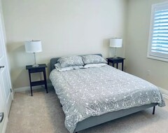 Cijela kuća/apartman Absolutely Stunning Prestigious Penryn Golf & Country Club Lake Ontario Facing (Port Hope, Kanada)