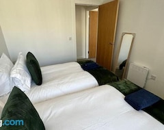 Cijela kuća/apartman Cosy 2 Bed Apt Sleeps 4+balcony (Salford, Ujedinjeno Kraljevstvo)