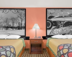 Hotel Super 8 By Wyndham Shelbyville (Shelbyville, USA)