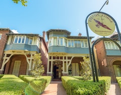 Khách sạn Falcon Lodge (Sydney, Úc)