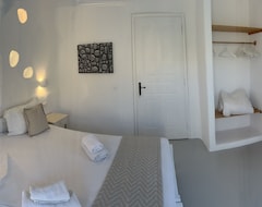 Hotel Edelweiss Luxury Suite, 1 Minute Walk To Beach (Ornos, Grčka)