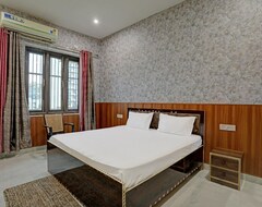 Khách sạn POP 81756B Hotel Blue Moon (Noida, Ấn Độ)