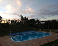 Entire House / Apartment Family Farm - Pool, Barbecue, Peace And Tranquility 150 Km From Sp (Sarapuí, Brazil)