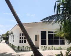 Khách sạn Futtaru Sands (South Male Atoll, Maldives)