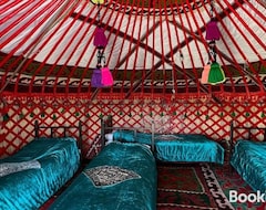 Hotel Yurt Camp Saru-bulun (Naryn, Kyrgyzstan)