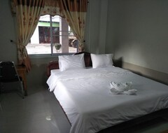 Khách sạn Theo Khame Guest House & Hotel (Ban Phone, Lào)