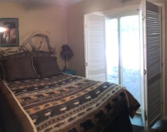 Entire House / Apartment Quiet Cabin Minutes From Lake Tenkiller. Family Or Couple Friendly. (Gore, USA)