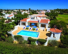 Cijela kuća/apartman Beautiful Private Enclosed Villa With Heated Pool Overlooking Golf Course (Carvoeiro, Portugal)