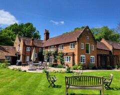 Toàn bộ căn nhà/căn hộ Farm Retreat With Covered Pool And Open Fireplace (Seer Green, Vương quốc Anh)