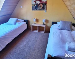Casa/apartamento entero Maison De Vacances 9 Personnes Avec Piscine (Saint-Amand-de-Coly, Francia)
