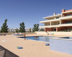 Cijela kuća/apartman Lovely Ground Floor 2 Bedroom Apart W/ Communal Pool, Close To Beach & Amenities (Meja Praja, Portugal)