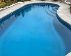 Cijela kuća/apartman Luxury Home With Private Heated Inground Pool- Close To The Beach! (Cobourg, Kanada)