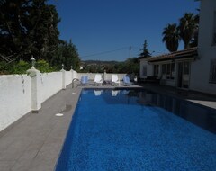 Hele huset/lejligheden Villa With Huge Private Pool 5 M X 11 M, 800 Yards From Nearest Beach With Wifi (Roda de Bará, Spanien)