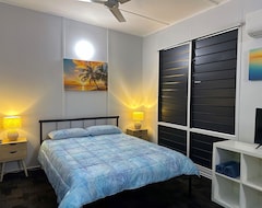 Hotel Golden Sands Retreat Beach House (Darwin, Australia)