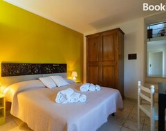 Bed & Breakfast Villa Clori (Salice Salentino, Italija)
