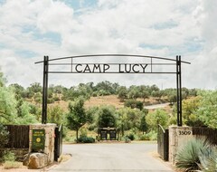 Hotel Camp Lucy (Dripping Springs, USA)