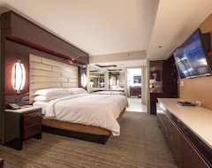 Hotel Jacuzzi Suite | 4 Bedroom Sleeps 14 | Projection Screen Tv (Las Vegas, Sjedinjene Američke Države)